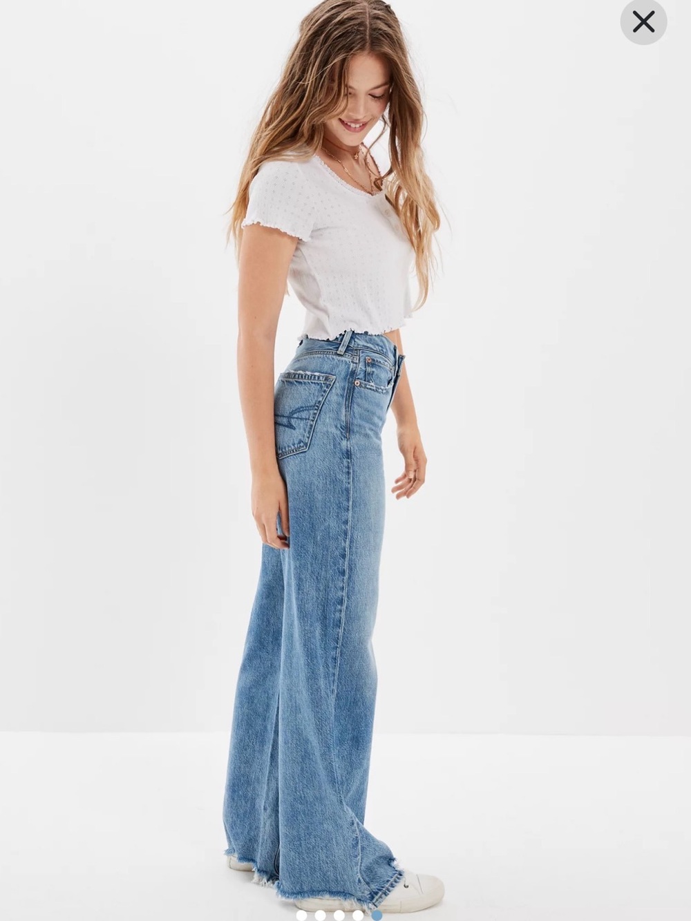 AE Super High-Rise Baggy Wide Leg Women's Jeans in Light Blue - Picture 4 of 11